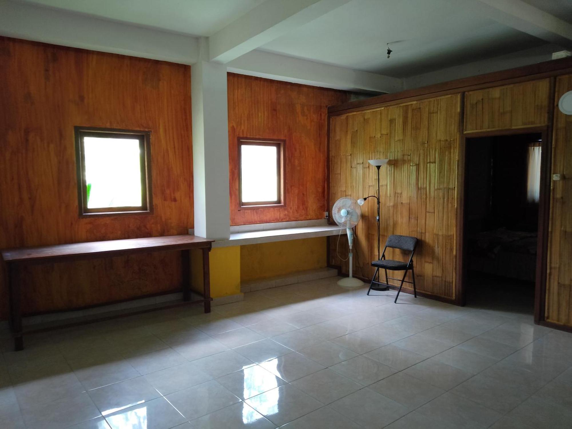 Pondok Diana Yuki Jasri Rom bilde